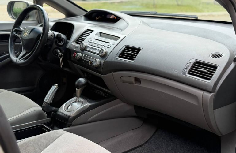 Honda Civic 1.8 LXS 16v - Foto #9