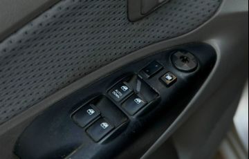 Hyundai Tucson 2.0 GL 2WD 16v - Foto #6