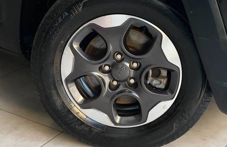 Jeep Renegade 1.8 16V Sport - Foto #9