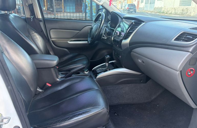 Mitsubishi L200 Triton 2.4 16V Turbo Sport Hpe-s CD 4x4 - Foto #9