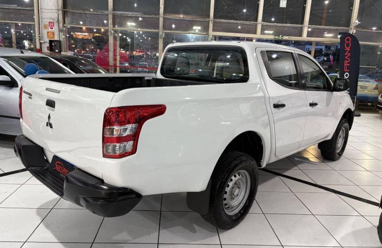 Mitsubishi L200 Triton 2.4 16V Turbo Sport GL CD 4x4 - Foto #2