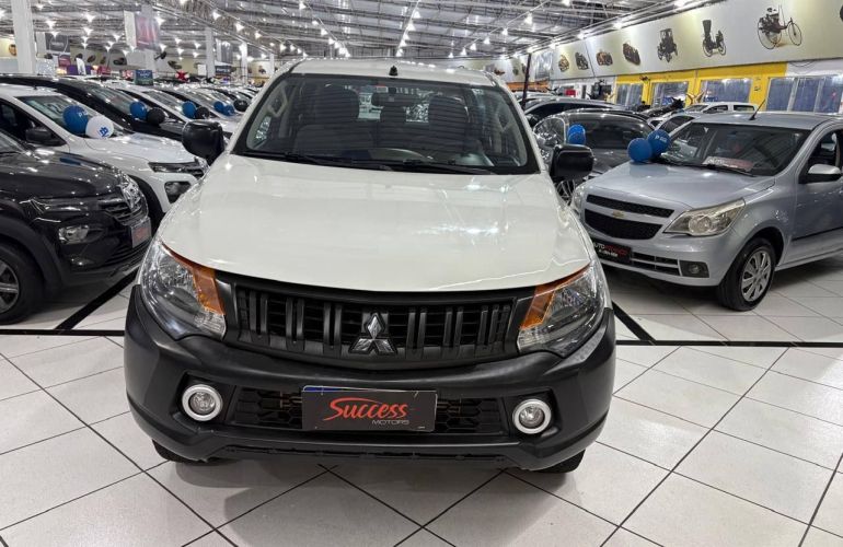 Mitsubishi L200 Triton 2.4 16V Turbo Sport GL CD 4x4 - Foto #3