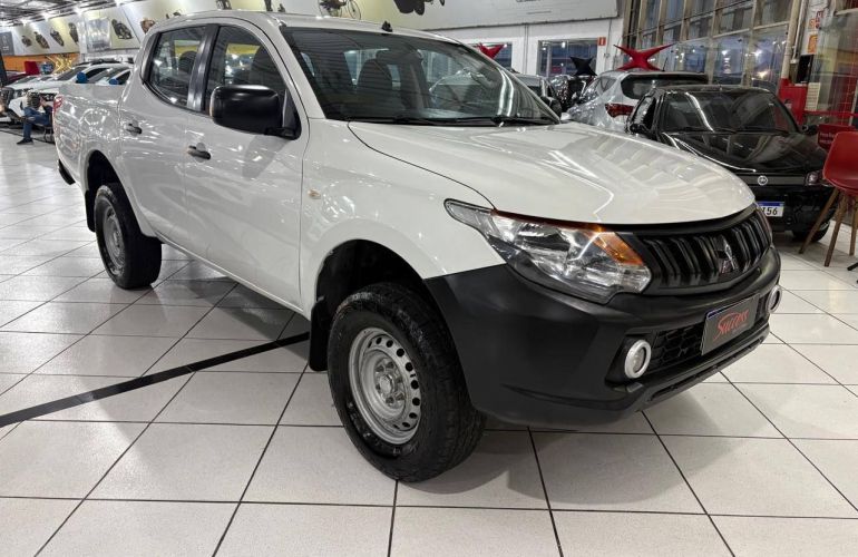 Mitsubishi L200 Triton 2.4 16V Turbo Sport GL CD 4x4 - Foto #4