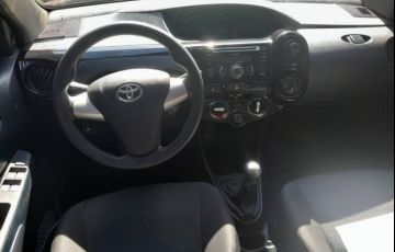 Toyota Etios 1.3 X 16v - Foto #3