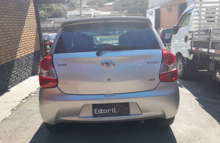 Toyota Etios 1.3 X 16v - Foto #5