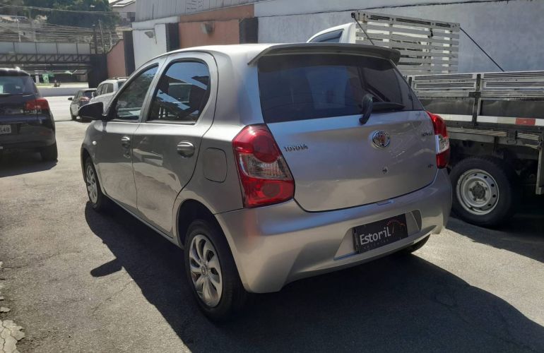 Toyota Etios 1.3 X 16v - Foto #7