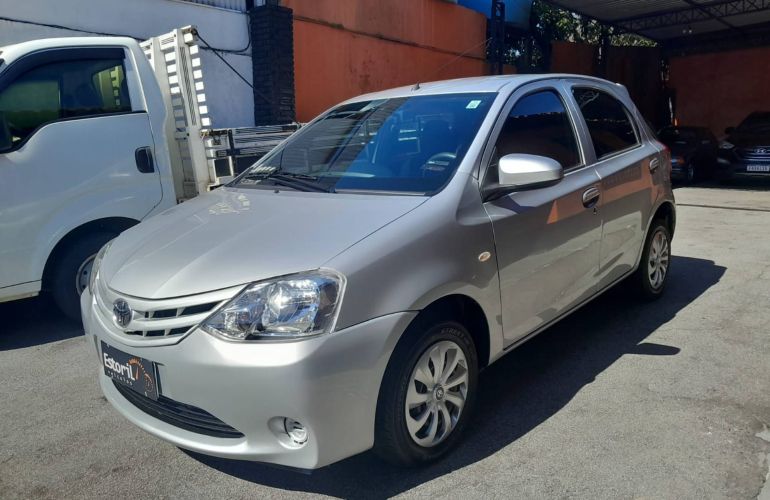 Toyota Etios 1.3 X 16v - Foto #10