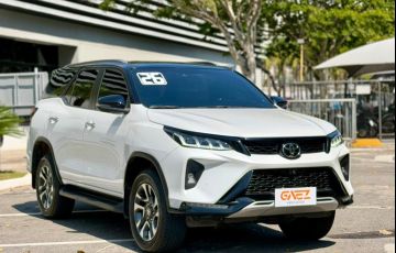Toyota Hilux Sw4 2.8 D-4d Turbo Diamond 7l 4x4 - Foto #3