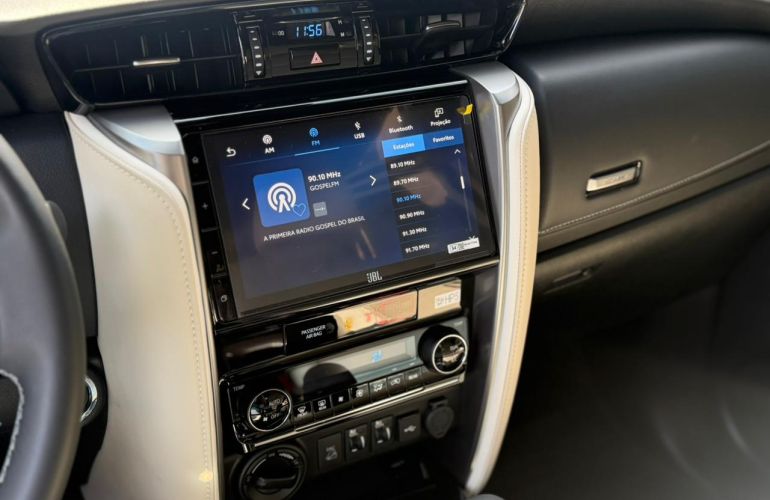 Toyota Hilux Sw4 2.8 D-4d Turbo Diamond 7l 4x4 - Foto #6