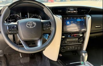 Toyota Hilux Sw4 2.8 D-4d Turbo Diamond 7l 4x4 - Foto #9