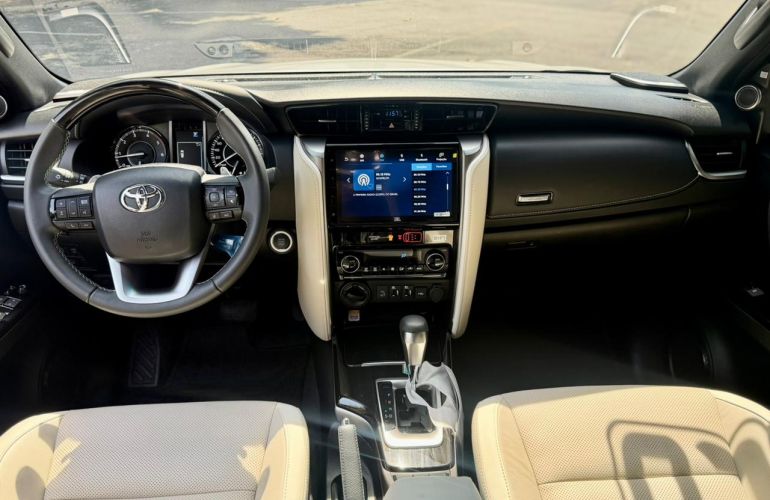 Toyota Hilux Sw4 2.8 D-4d Turbo Diamond 7l 4x4 - Foto #10