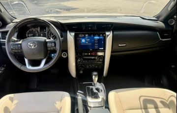 Toyota Hilux Sw4 2.8 D-4d Turbo Diamond 7l 4x4 - Foto #10