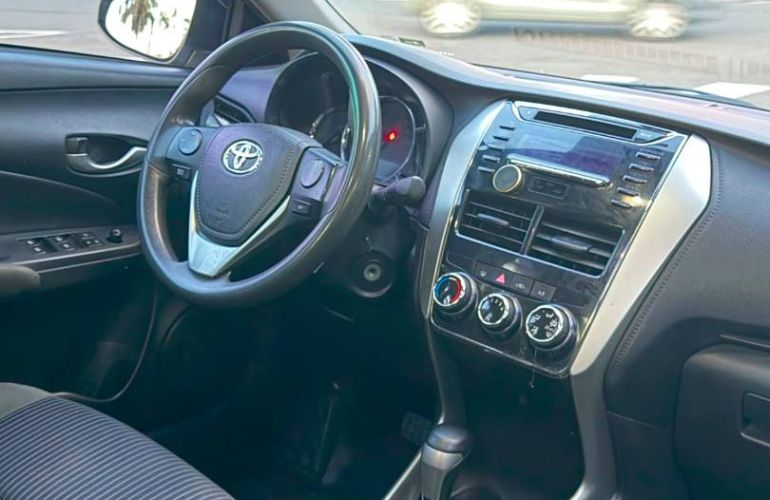 Toyota Yaris 1.5 16V Sedan Xl - Foto #8