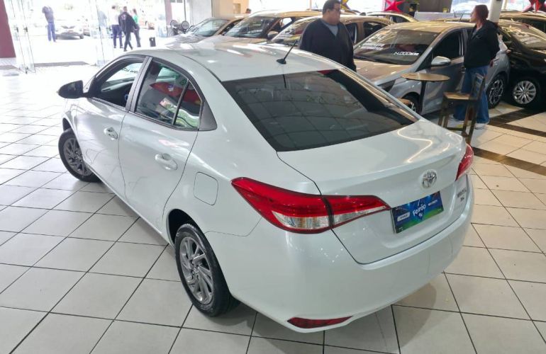 Toyota Yaris 1.5 16V Sedan Xs Connect Multidrive - Foto #4