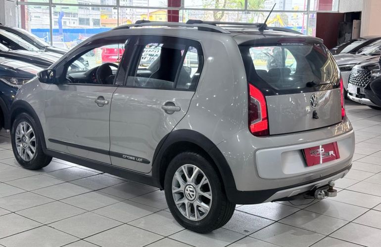 Volkswagen Cross Up 1.0 MPi 12v - Foto #4