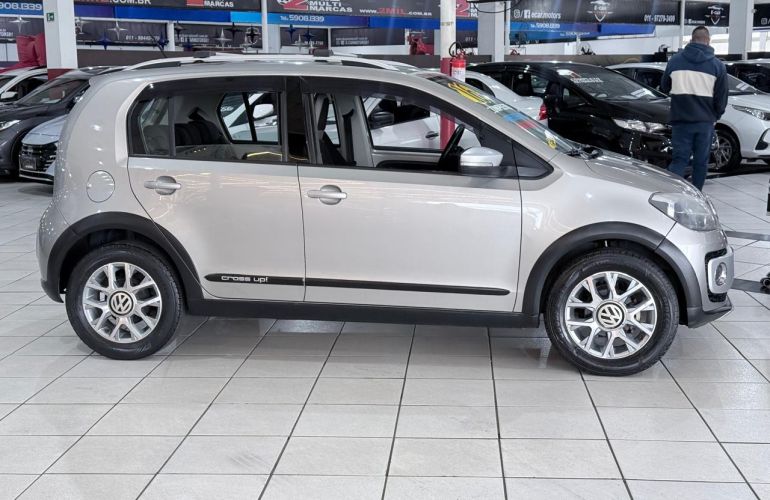 Volkswagen Cross Up 1.0 MPi 12v - Foto #8