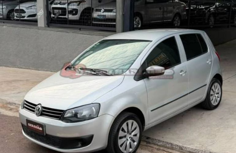 Volkswagen Fox 1.0 Mi 8v - Foto #2