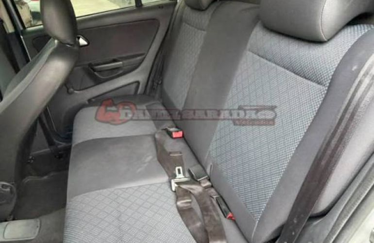 Volkswagen Fox 1.0 Mi 8v - Foto #9