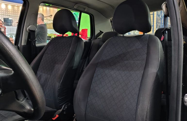 Volkswagen Fox 1.0 Mi 8v - Foto #6