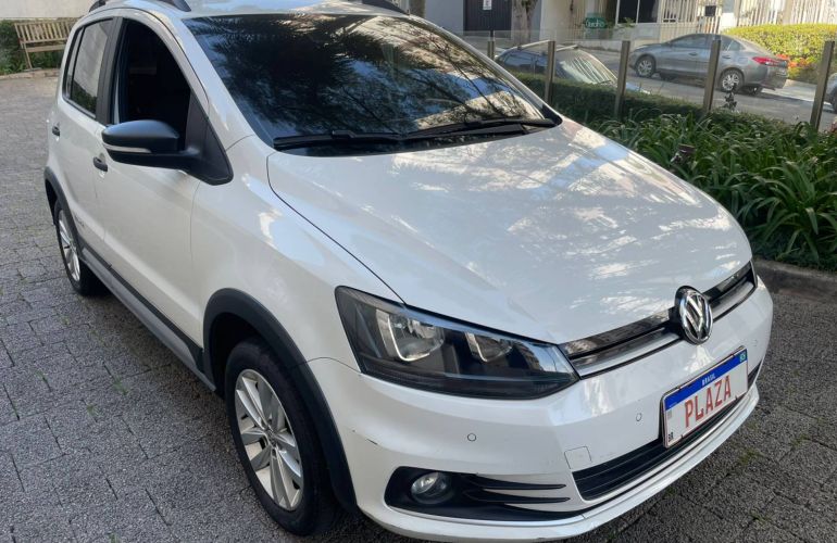 Volkswagen Fox 1.0 MPi Track 12v - Foto #3