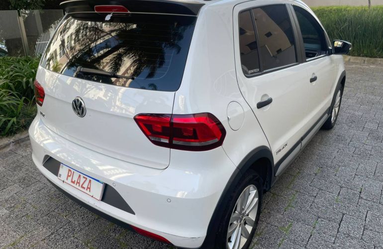 Volkswagen Fox 1.0 MPi Track 12v - Foto #5
