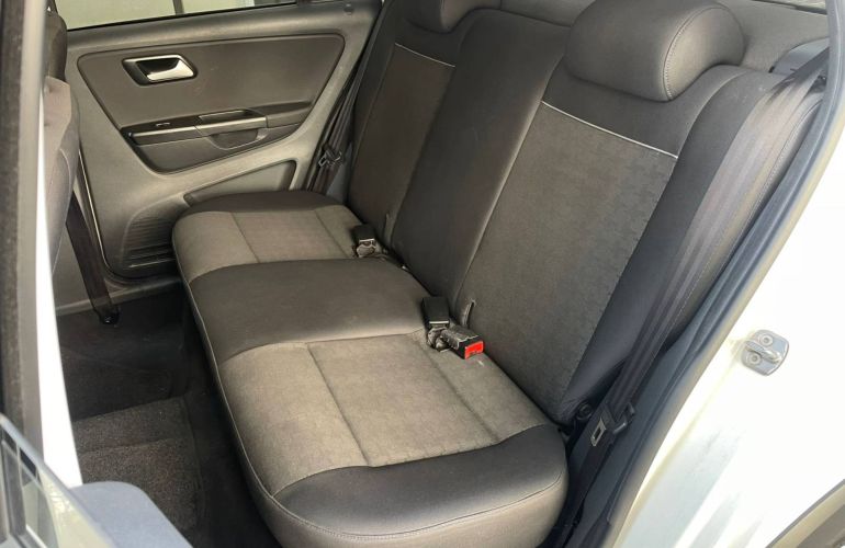 Volkswagen Fox 1.0 MPi Track 12v - Foto #10