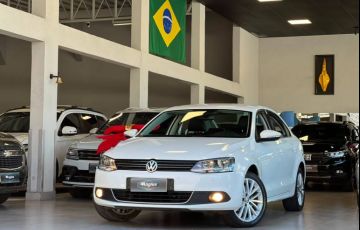 Volkswagen Jetta 2.0 TSi Highline 200cv - Foto #3