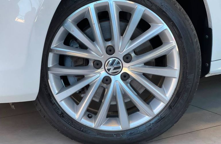 Volkswagen Jetta 2.0 TSi Highline 200cv - Foto #9