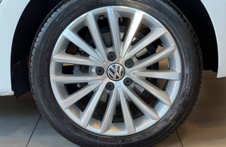 Volkswagen Jetta 2.0 TSi Highline 200cv - Foto #10