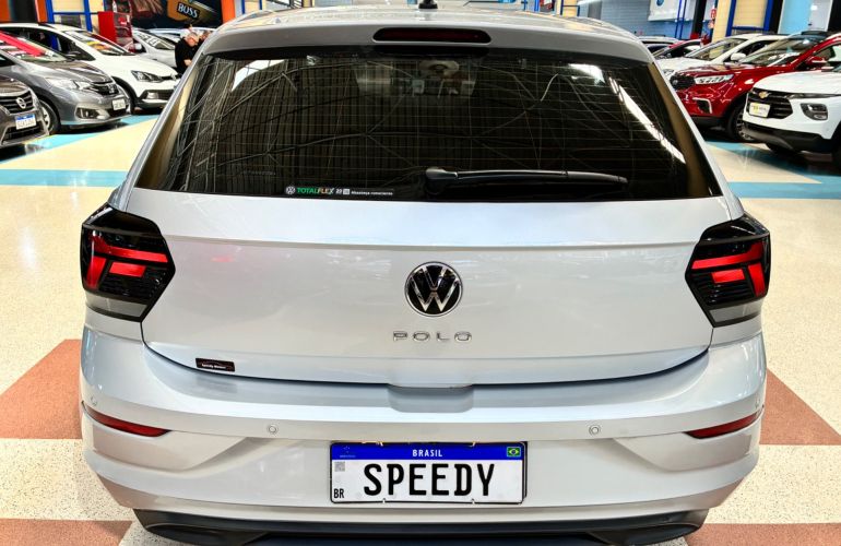 Volkswagen Polo 1.0 Mpi - Foto #8