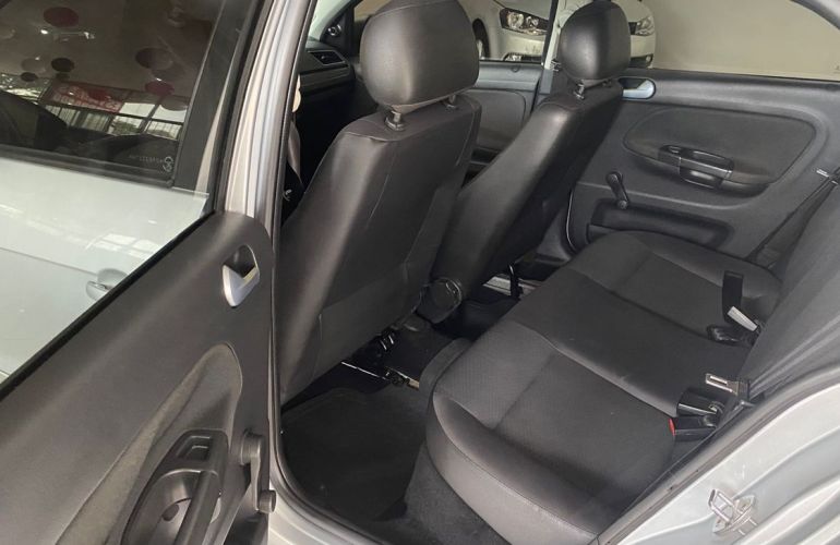 Volkswagen Voyage 1.6 Msi Comfortline - Foto #7