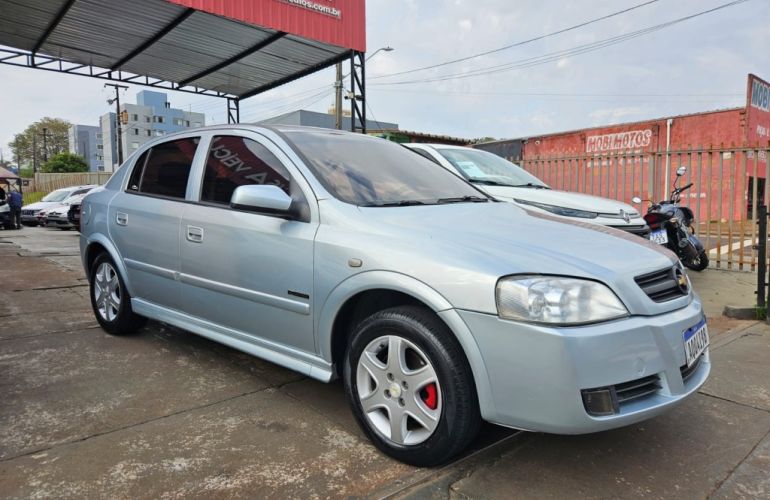 Chevrolet Astra Hatch 2.0 (Flex) - Foto #2