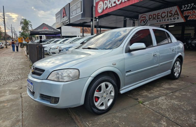 Chevrolet Astra Hatch 2.0 (Flex) - Foto #4