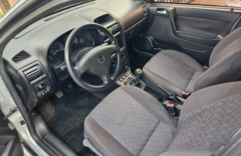 Chevrolet Astra Hatch 2.0 (Flex) - Foto #7