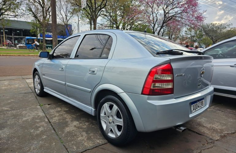 Chevrolet Astra Hatch 2.0 (Flex) - Foto #8