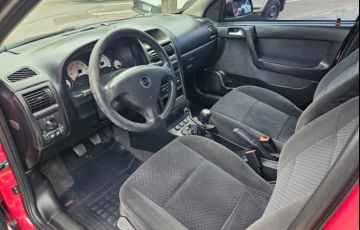 Chevrolet Astra Hatch 2.0 (Flex) - Foto #8