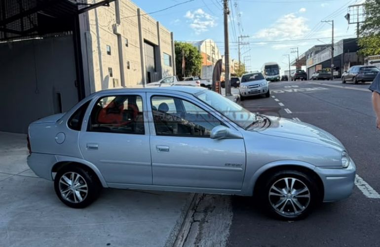 Chevrolet Corsa 1.0 MPFi Classic Sedan Spirit 8v - Foto #4