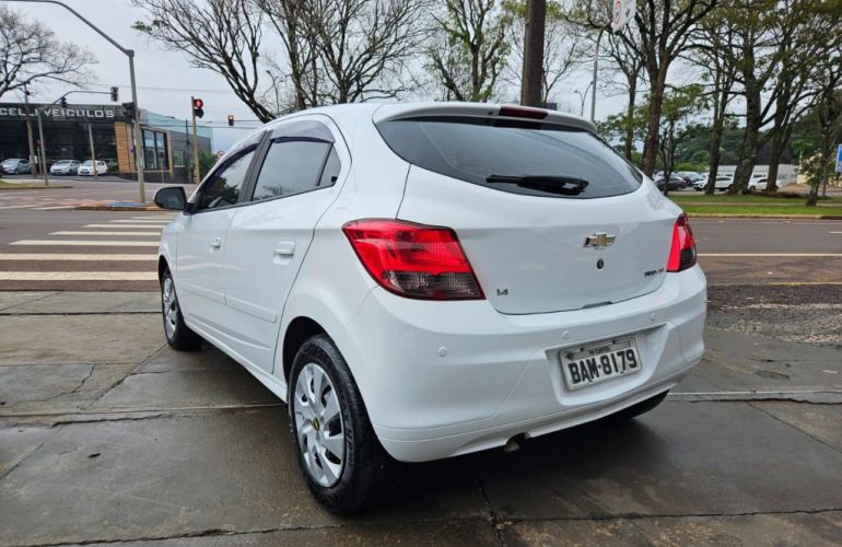 Chevrolet Onix 1.4 LT SPE/4 - Foto #2