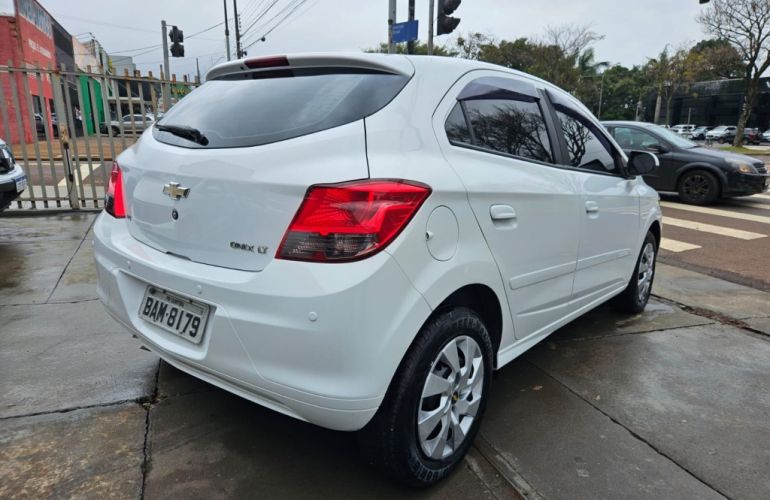 Chevrolet Onix 1.4 LT SPE/4 - Foto #6