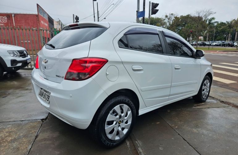 Chevrolet Onix 1.4 LT SPE/4 - Foto #8