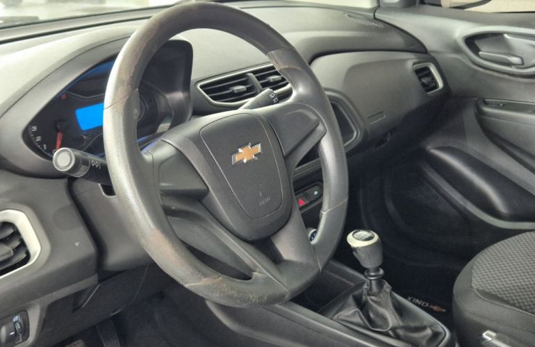 Chevrolet Onix 1.0 - Foto #7