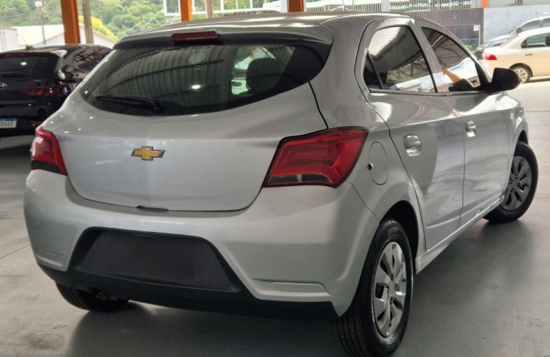 Chevrolet Onix 1.0 - Foto #8