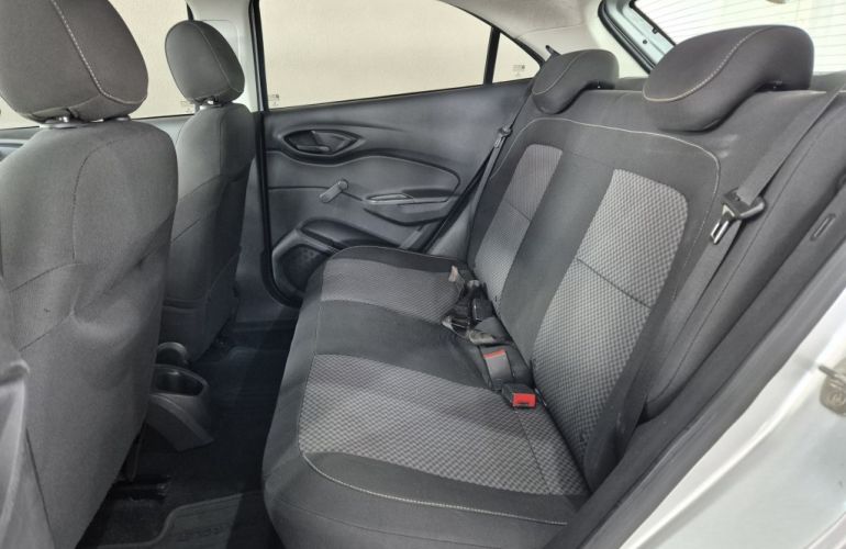 Chevrolet Onix 1.0 - Foto #9