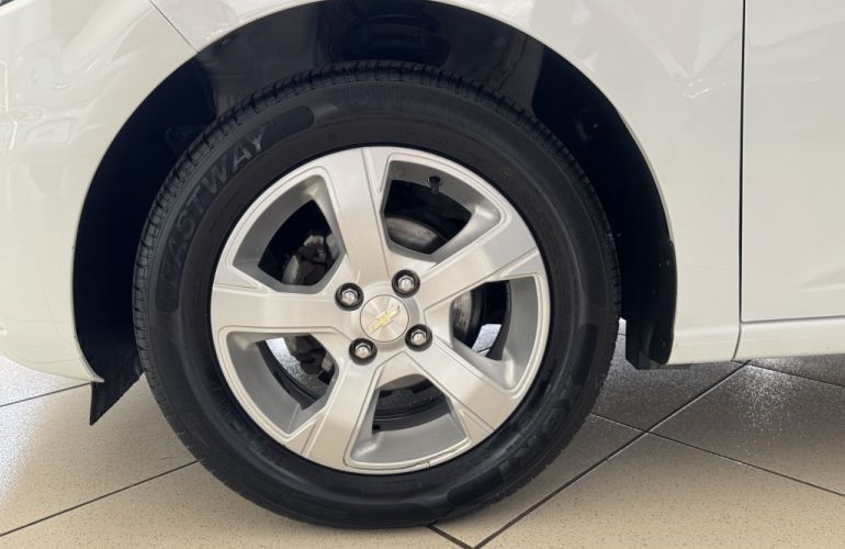 Chevrolet Onix 1.4 LT SPE/4 - Foto #8