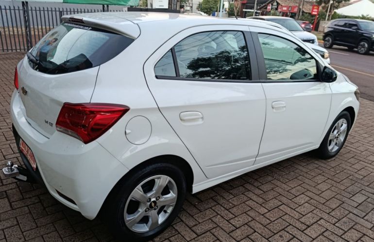 Chevrolet Onix 1.4 LT SPE/4 - Foto #4