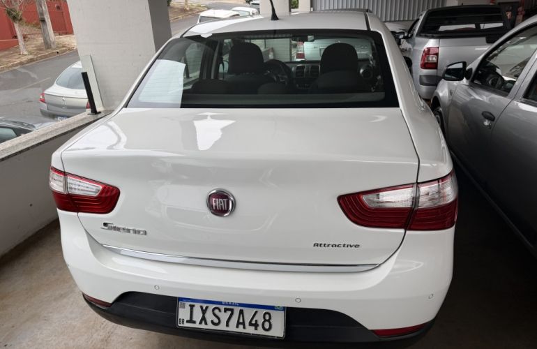 Fiat Grand Siena 1.4 Attractive - Foto #5