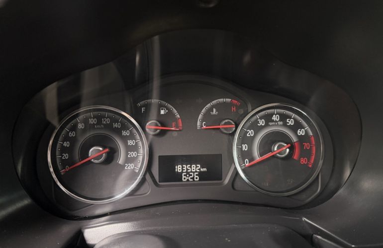 Fiat Grand Siena 1.4 Attractive - Foto #6