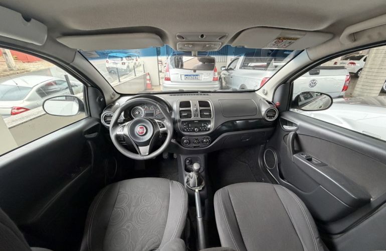 Fiat Grand Siena 1.4 Attractive - Foto #10