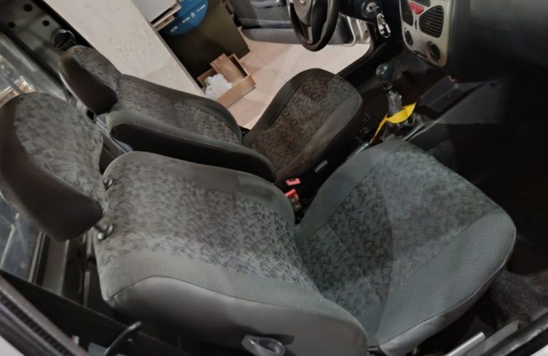 Fiat Strada Fire 1.4 (Flex) - Foto #9