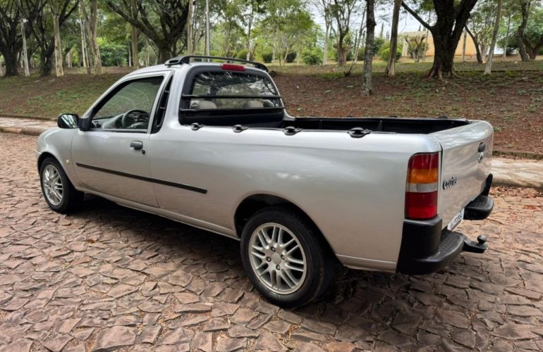Ford Courier L 1.6 (Flex) - Foto #5